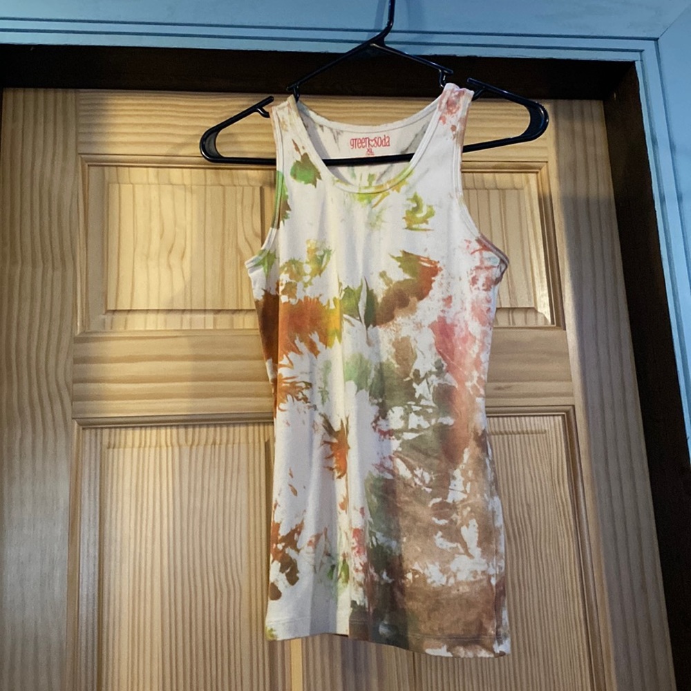 Tye-dye tank